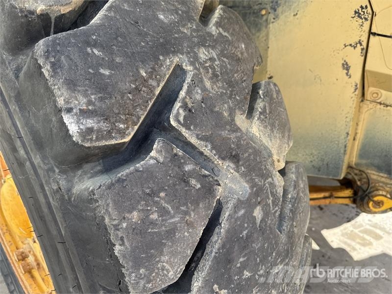 Komatsu HD405-7 Kĺbové nákladné autá
