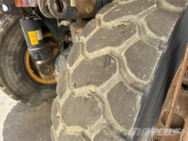 Komatsu HD405-7 Kĺbové nákladné autá
