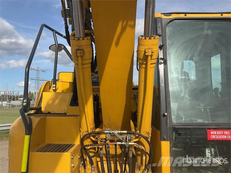 Komatsu PC 138US-11 Tracked Excavator حفارات زحافة