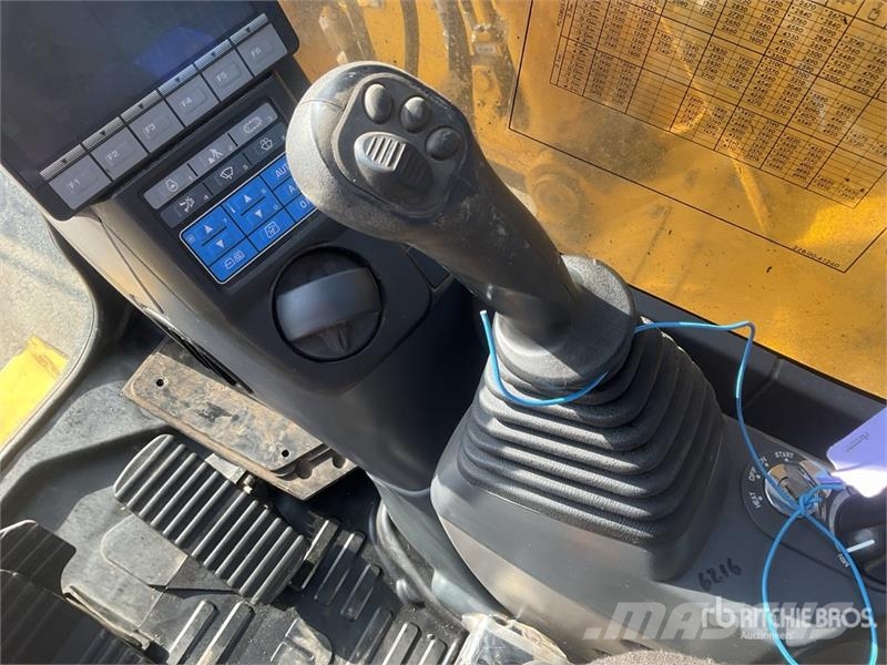 Komatsu PC 138US-11 Tracked Excavator حفارات زحافة