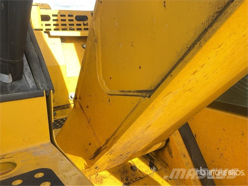 Komatsu PC 138US-11 Tracked Excavator حفارات زحافة