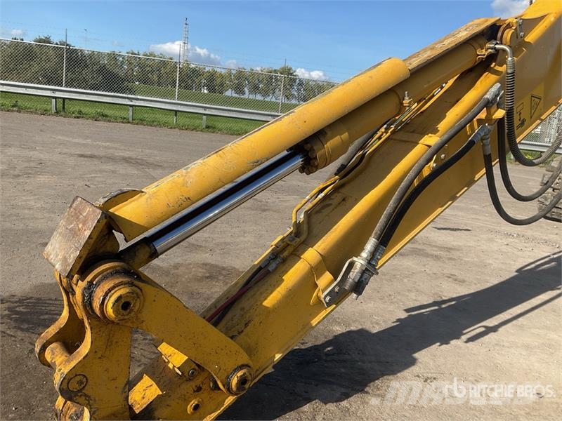 Komatsu PC 138US-11 Tracked Excavator حفارات زحافة