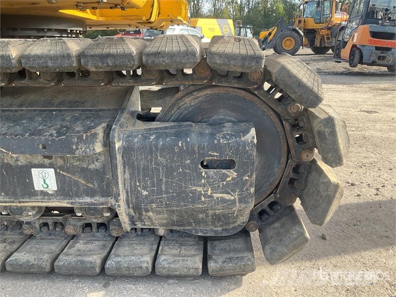 Komatsu PC 138US-11 Tracked Excavator حفارات زحافة