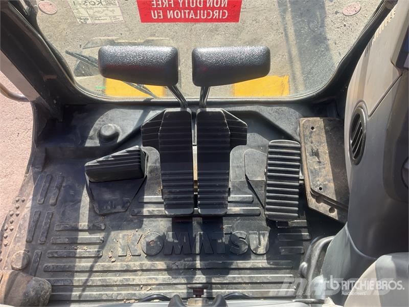 Komatsu PC 138US-11 Tracked Excavator حفارات زحافة