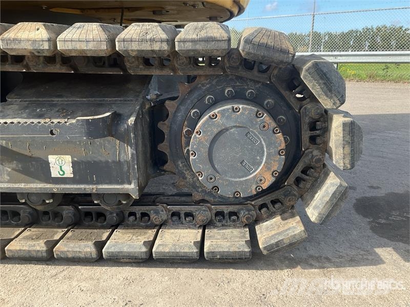 Komatsu PC 138US-11 Tracked Excavator حفارات زحافة