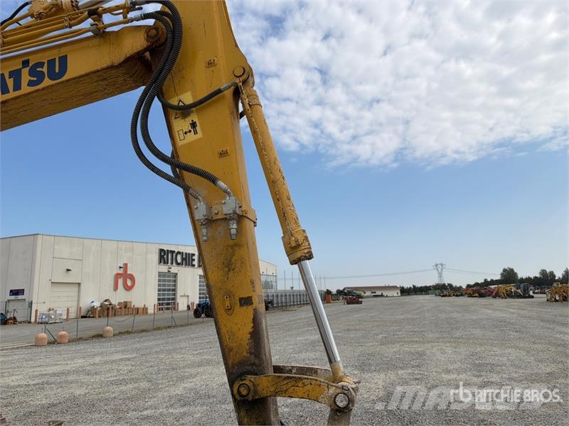 Komatsu PC 138US-11 Tracked Excavator Escavadeiras de esteiras
