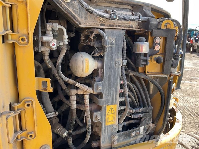Komatsu PC 138US-11 Tracked Excavator Crawler excavators