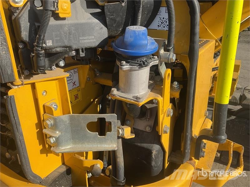 Komatsu PC 138US-11 Tracked Excavator حفارات زحافة