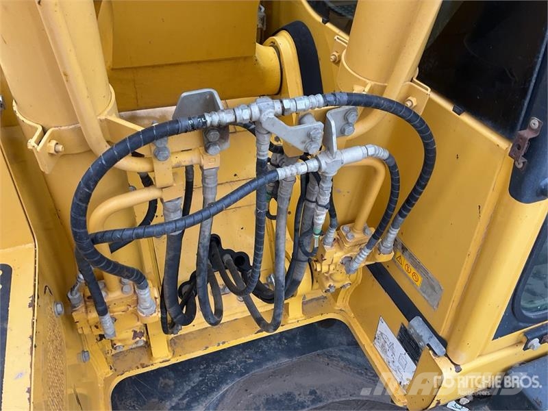 Komatsu PC138US-11 Tracked Excavator Crawler excavators