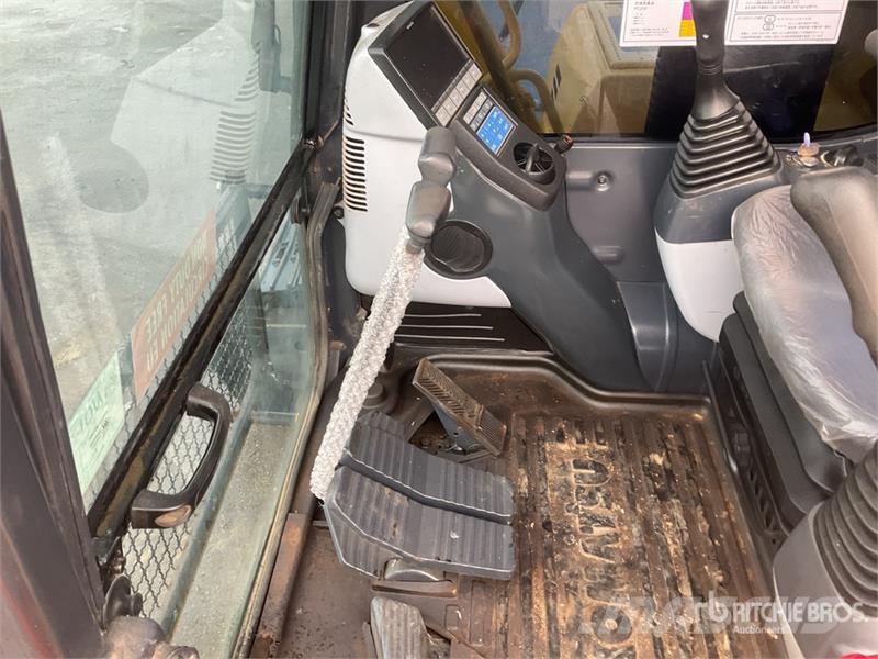 Komatsu PC200-8N1 Tracked Excavator Kāpurķēžu ekskavatori