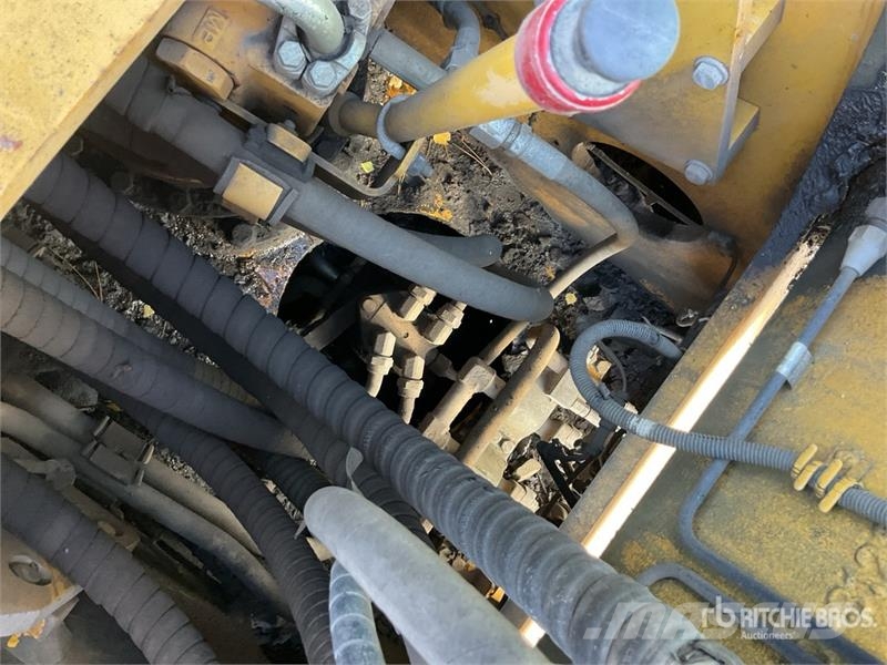 Komatsu PC210LC-10 Tracked Excavator Crawler excavators