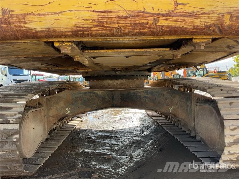 Komatsu PC210LC-10 Tracked Excavator Crawler excavators