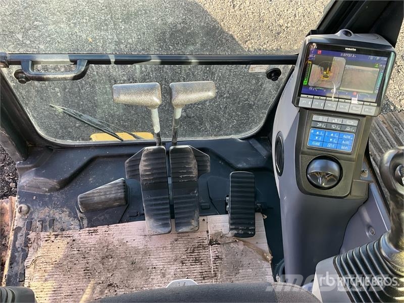 Komatsu PC210LC-10 Tracked Excavator Bandgrävare