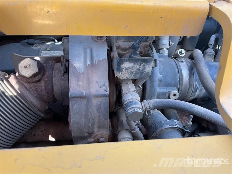 Komatsu PC210LC-10 Tracked Excavator Crawler excavators