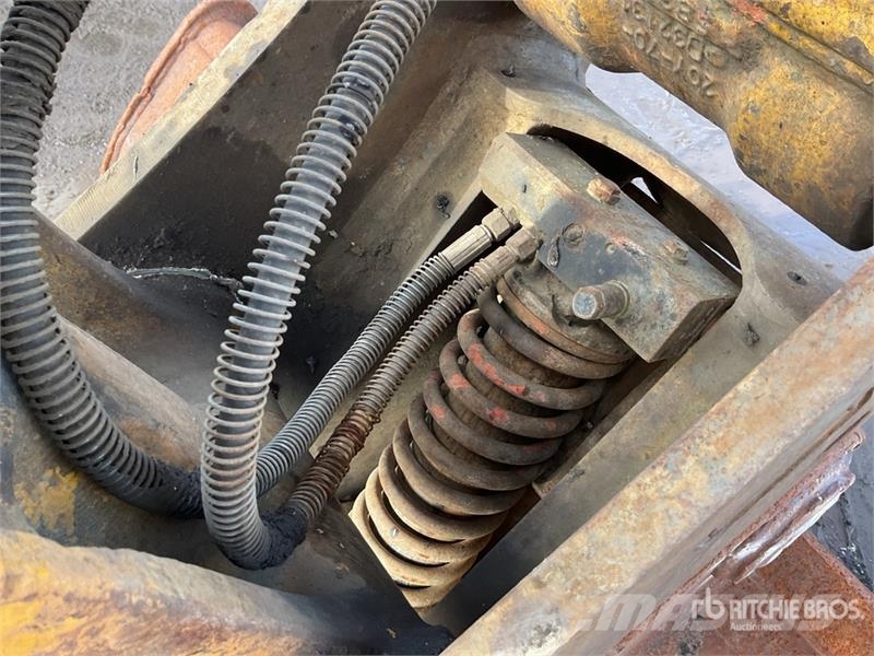 Komatsu PC210LC-10 Tracked Excavator Crawler excavators