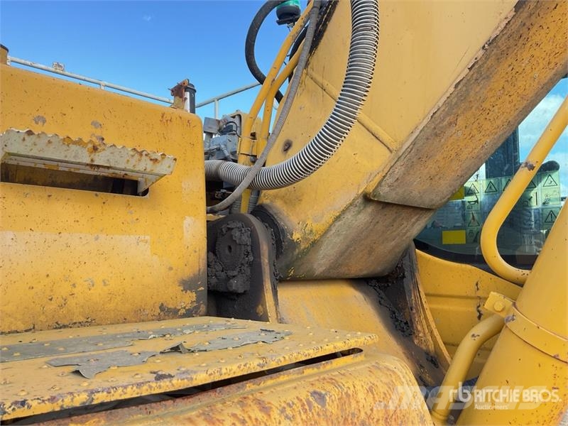 Komatsu PC210LC-10 Tracked Excavator Crawler excavators