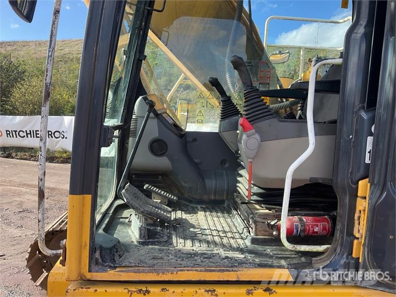 Komatsu PC210LC-10 Tracked Excavator Crawler excavators