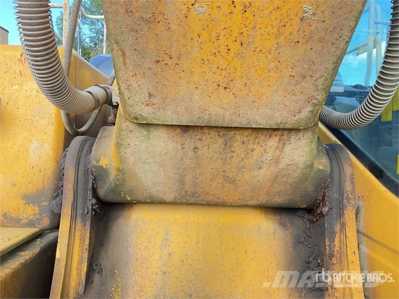 Komatsu PC210LC-10 Tracked Excavator Crawler excavators
