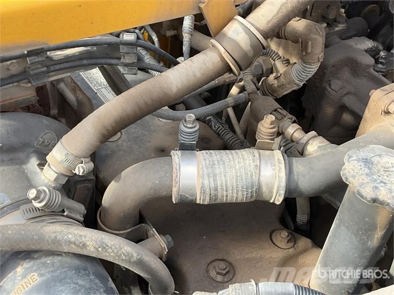 Komatsu PC210LC-10 Tracked Excavator Crawler excavators