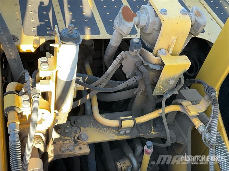Komatsu PC210LC-10 Tracked Excavator Kāpurķēžu ekskavatori