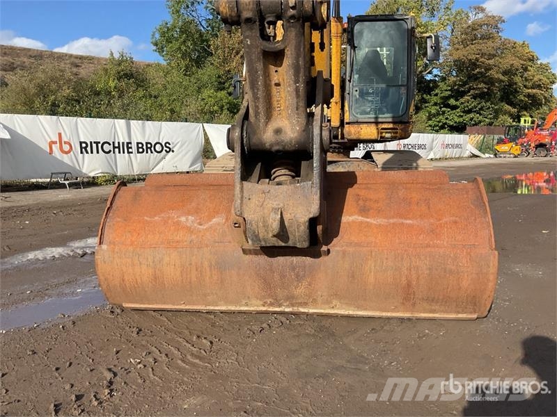 Komatsu PC210LC-10 Tracked Excavator Crawler excavators