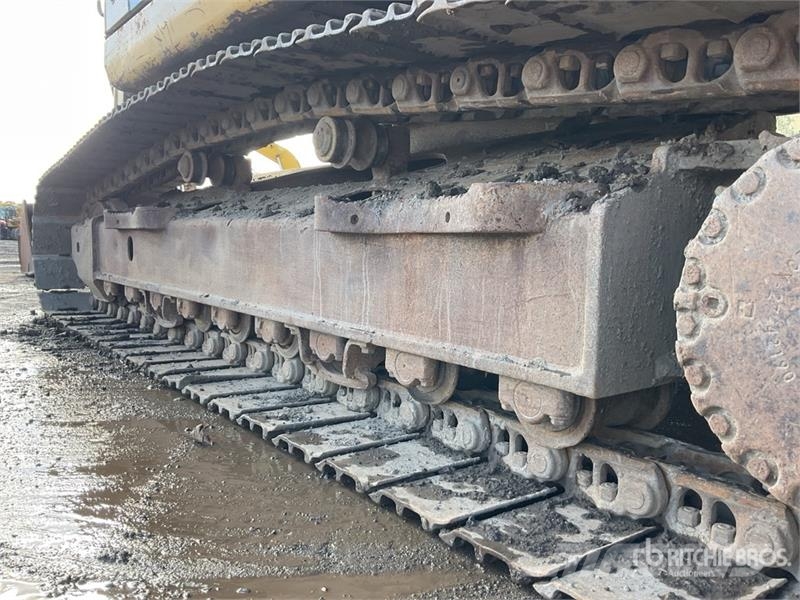 Komatsu PC210LC-10 Tracked Excavator Crawler excavators