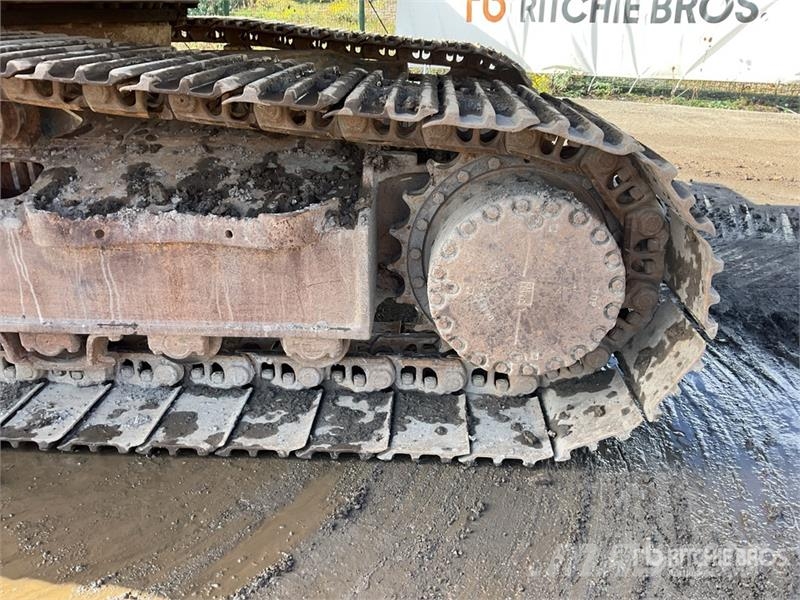 Komatsu PC210LC-10 Tracked Excavator Crawler excavators