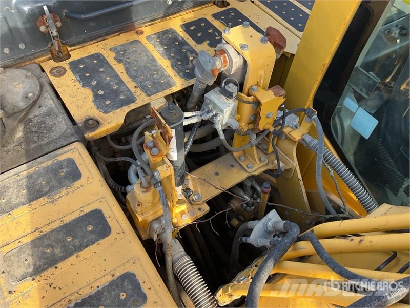 Komatsu PC210LC-10 Tracked Excavator Crawler excavators
