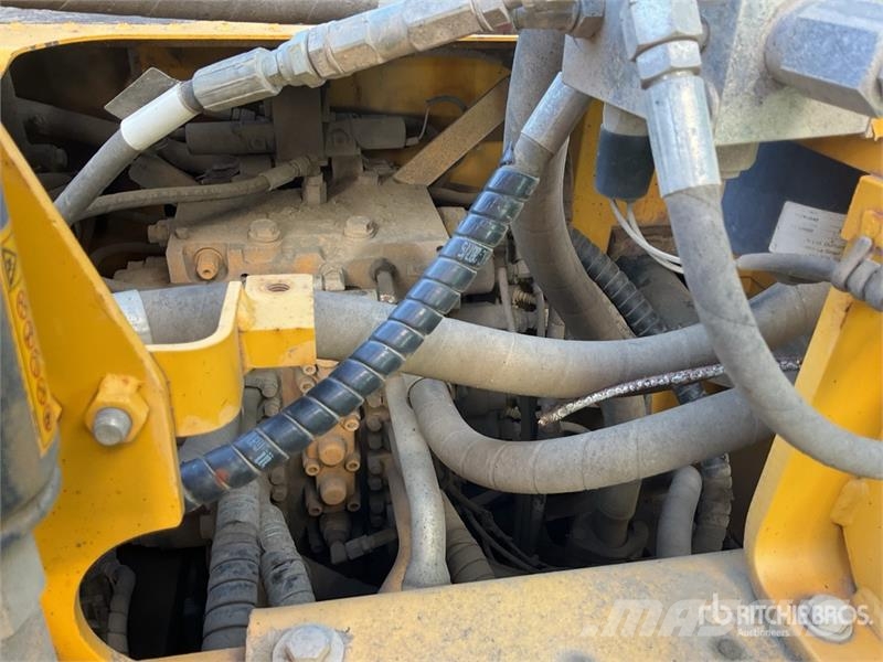 Komatsu PC210LC-10 Tracked Excavator Crawler excavators