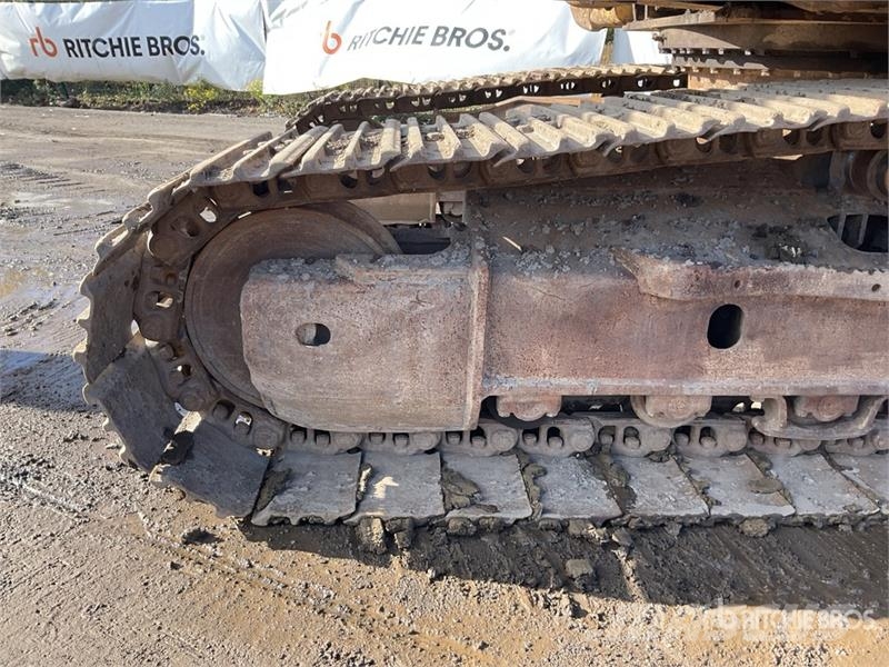 Komatsu PC210LC-10 Tracked Excavator Crawler excavators