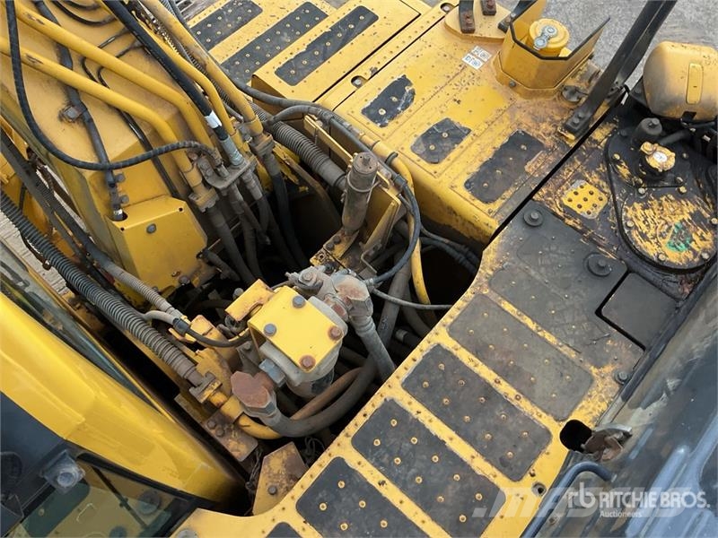 Komatsu PC210LC-11 Tracked Excavator Bagri goseničarji