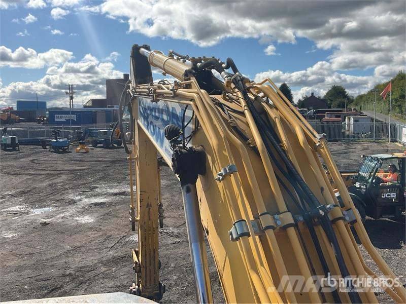 Komatsu PC210LC-11E0 Tracked Excavator Crawler excavators