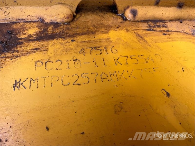Komatsu PC210LC-11E0 Tracked Excavator Crawler excavators