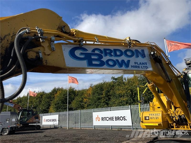 Komatsu PC210LC-11E0 Tracked Excavator Crawler excavators
