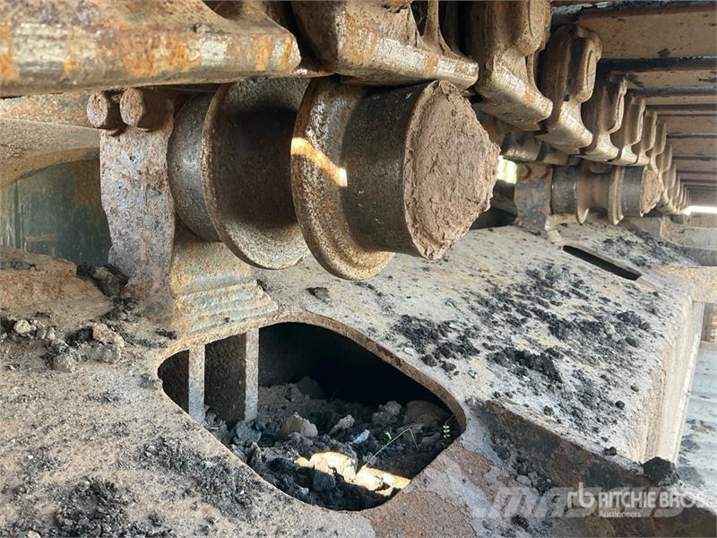 Komatsu PC210LC-11E0 Tracked Excavator Crawler excavators
