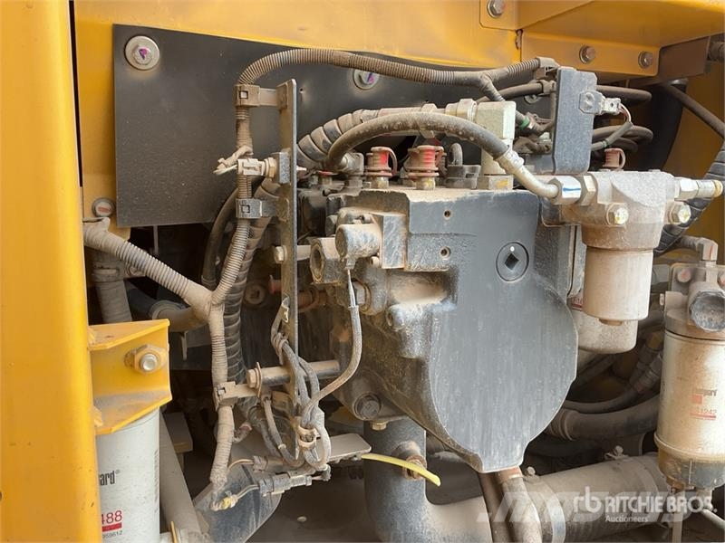 Komatsu PC210LC-11E0 Tracked Excavator Crawler excavators