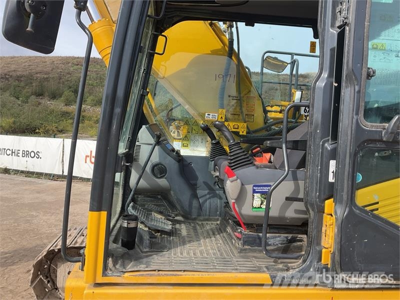 Komatsu PC210LC-11E0 Tracked Excavator Crawler excavators
