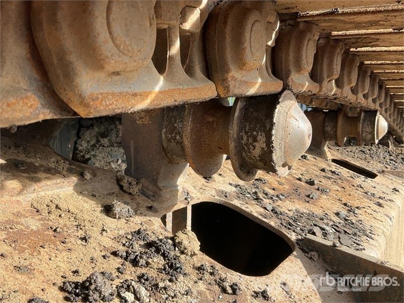 Komatsu PC210LC-11E0 Tracked Excavator Crawler excavators