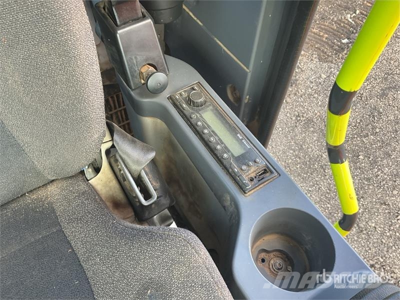 Komatsu PC210LC-11E0 Tracked Excavator Crawler excavators