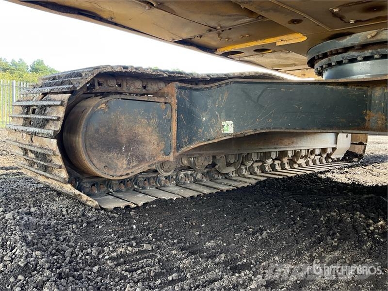 Komatsu PC210LC-11E0 Tracked Excavator Crawler excavators