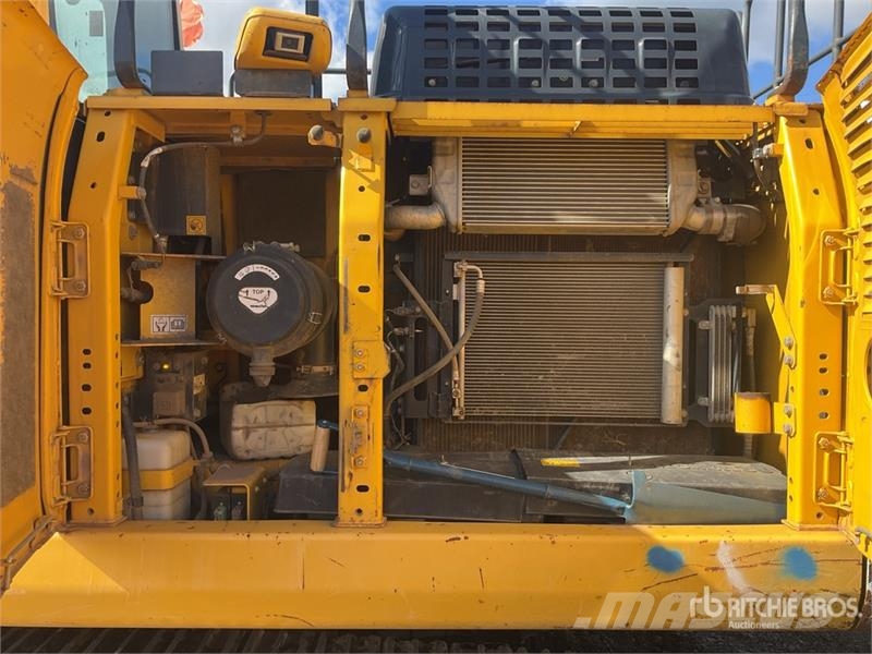 Komatsu PC210LC-11E0 Tracked Excavator Crawler excavators