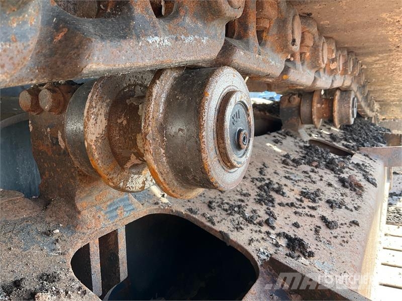 Komatsu PC210LC-11E0 Tracked Excavator Crawler excavators