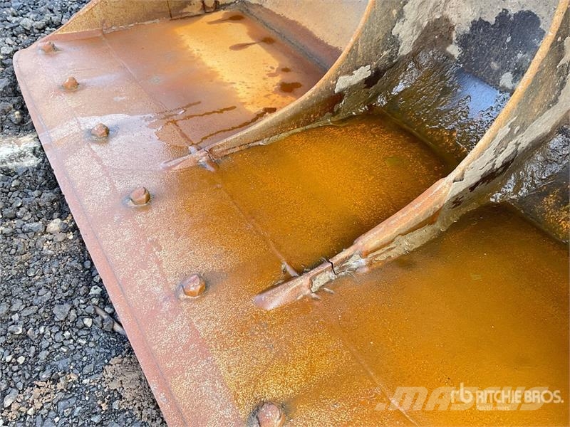 Komatsu PC210LC-11E0 Tracked Excavator Crawler excavators