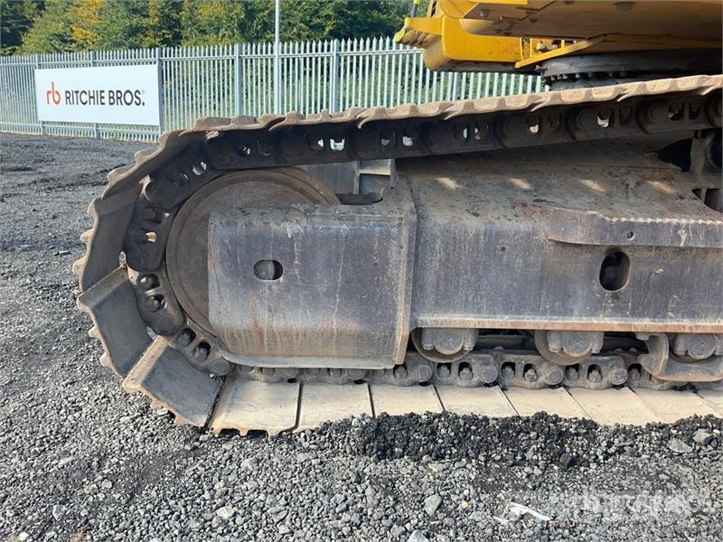 Komatsu PC210LC-11E0 Tracked Excavator Crawler excavators