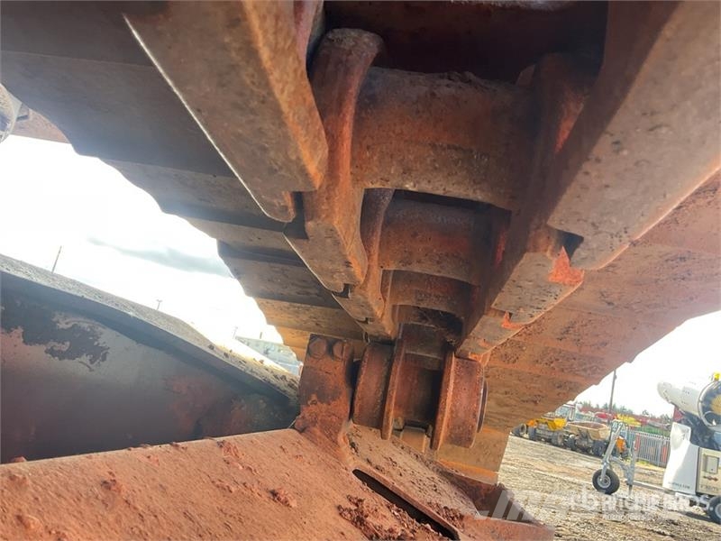 Komatsu PC210LC-11E0 Tracked Excavator Crawler excavators