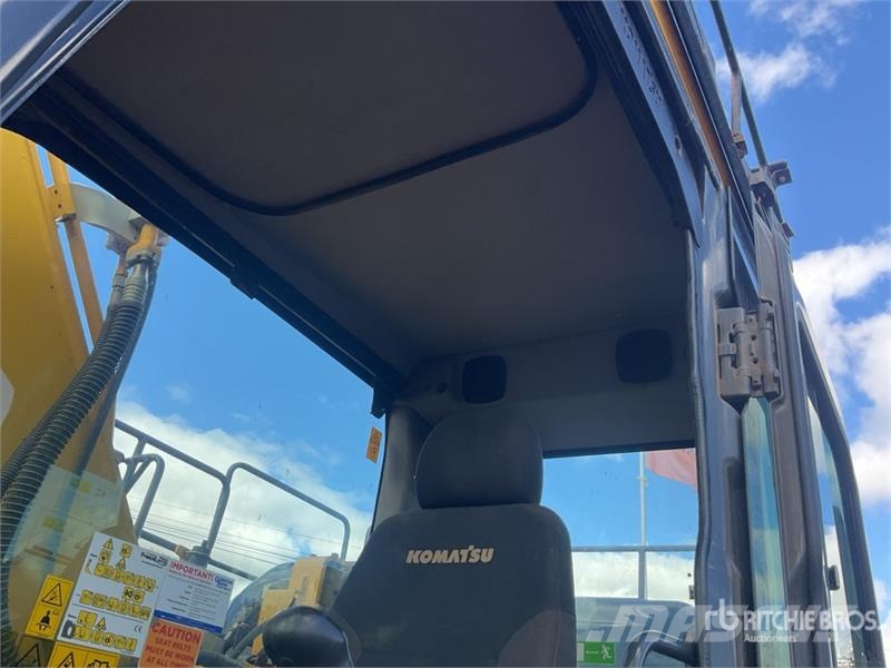 Komatsu PC210LC-11E0 Tracked Excavator Crawler excavators