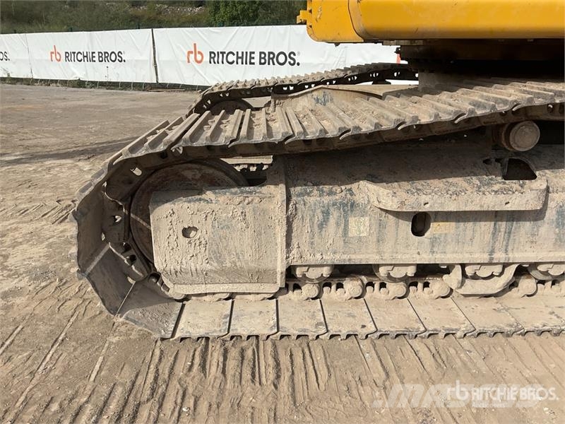 Komatsu PC210LC-11E0 Tracked Excavator Crawler excavators