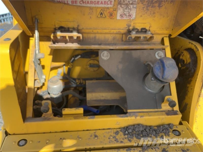 Komatsu PC210LC-11E0 Tracked Excavator Crawler excavators