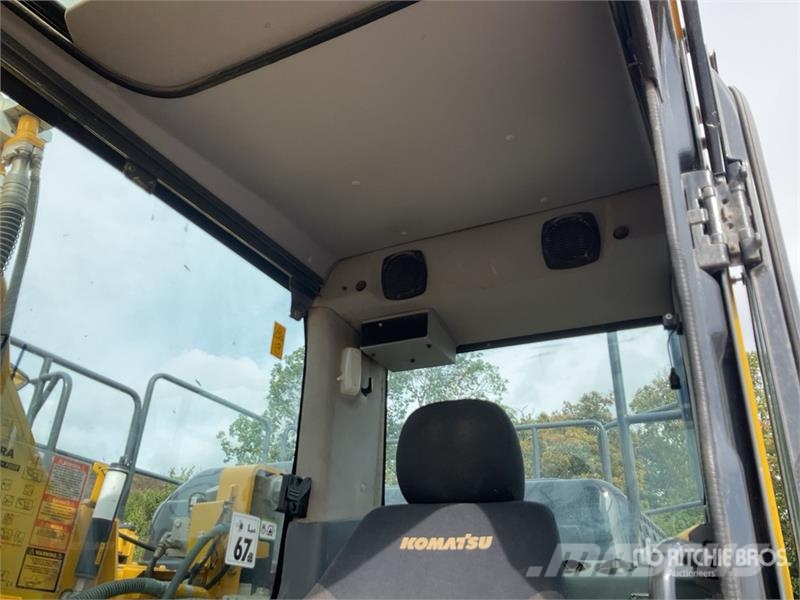 Komatsu PC210LC-11E0 Tracked Excavator Crawler excavators