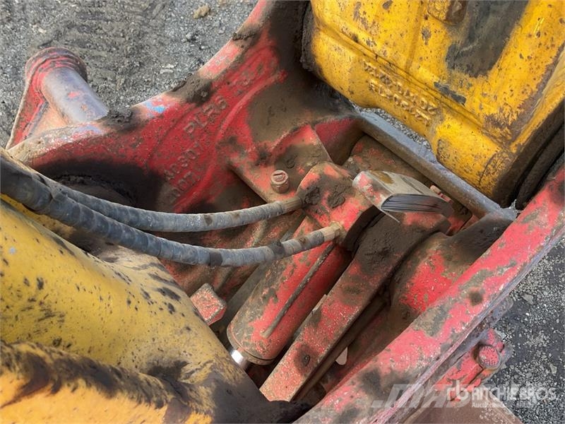 Komatsu PC210LC-11E0 Tracked Excavator Crawler excavators
